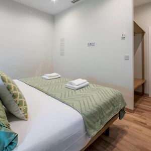 2 Bedrooms 1.5 Bathrooms Furnished - Justicia - Refurbished - Mintystay